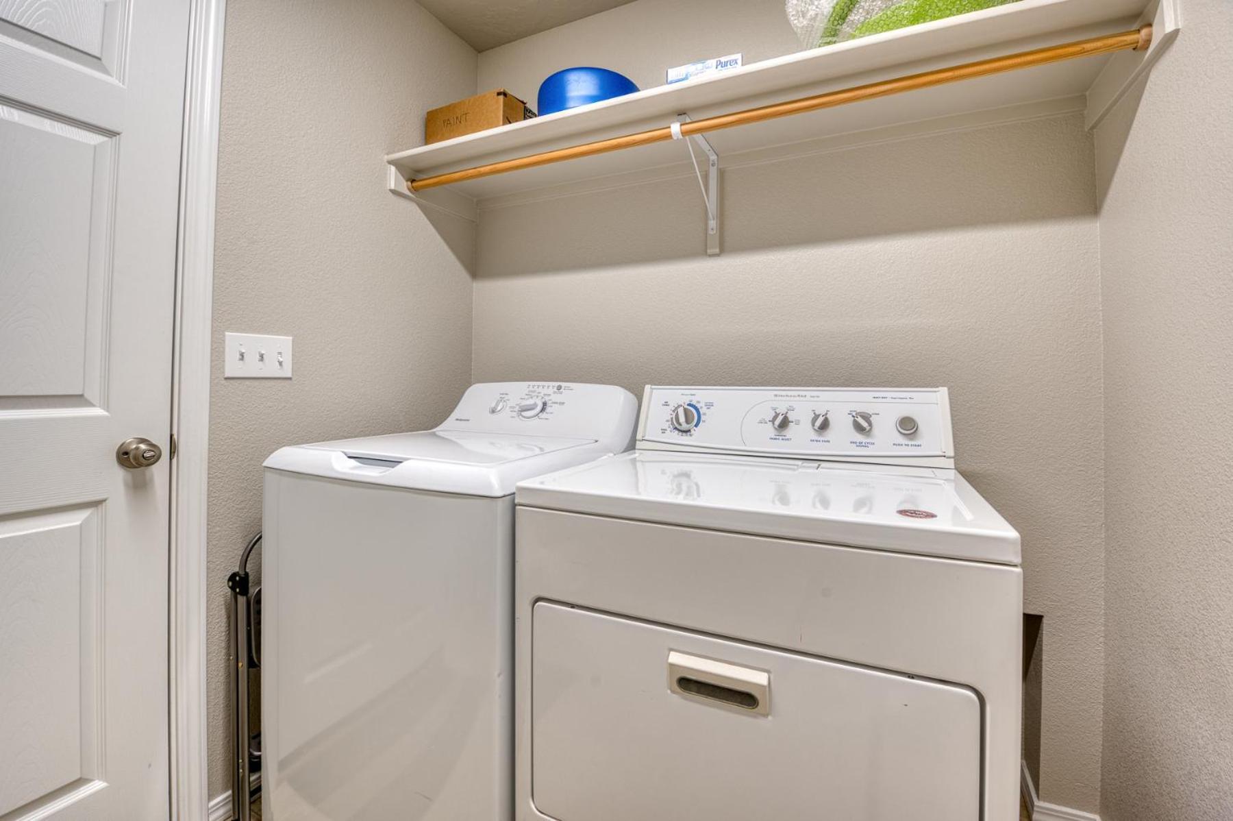 Family Friendly Playroom Garage Caldwell Ngoại thất bức ảnh